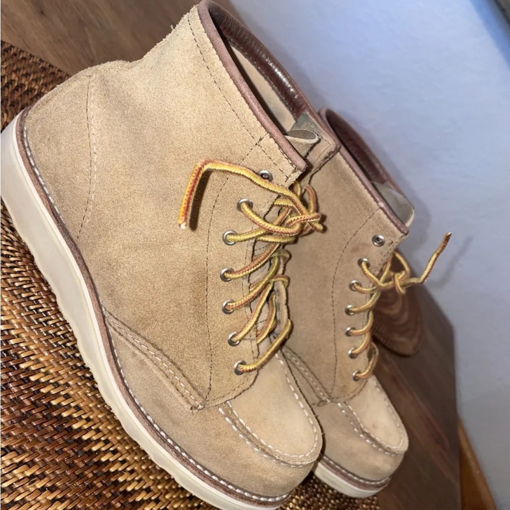 Red wing woman’s suede moc toe boots 7